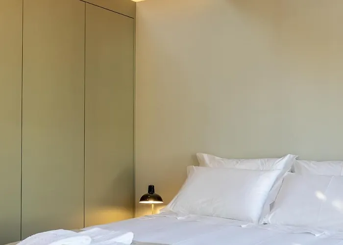 Panoramic Historic Views Private Terrace - G *